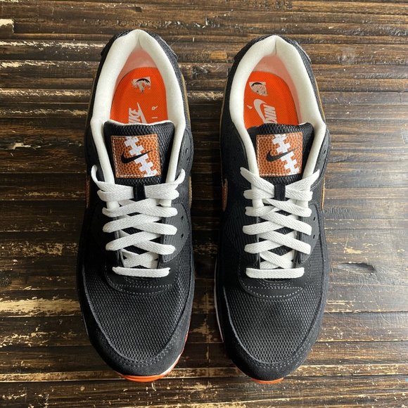 Nike Air Max 90 Football Swoosh DJ5981-001 Mens Shoes Size 11.5 - Picture 4 of 7